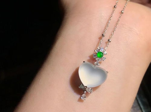 七夕节送感动牌珠宝首饰,代表永恒的爱意,温情四溢甜到心窝里